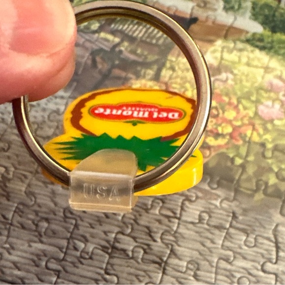 Vintage Del Monte Pineapple Keychain - Flexible Rubber Novelty Key Ring USA - Picture 5 of 5